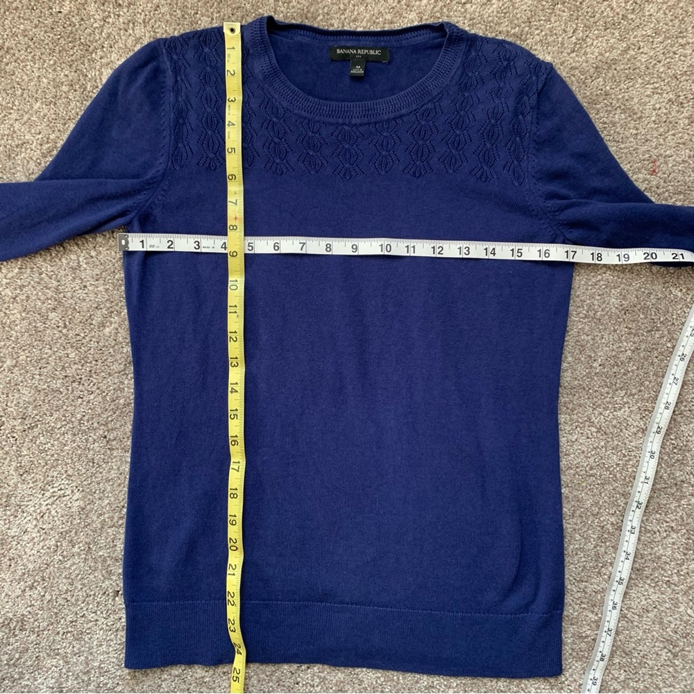 Banana Republic Women’s Thin Sweater Pullover Crochet Detail Royal Blue Medium - Picture 3 of 5